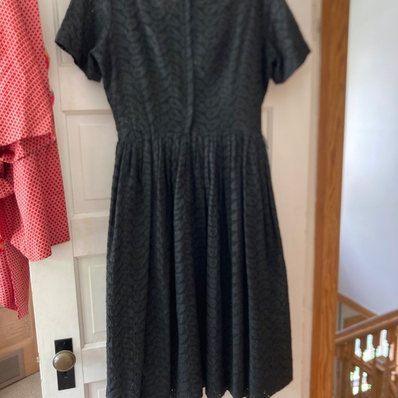 “Quaker Lady” black eyelet 1950s dress w/ scalloped boat neck full skirt - Picture 9 of 10
